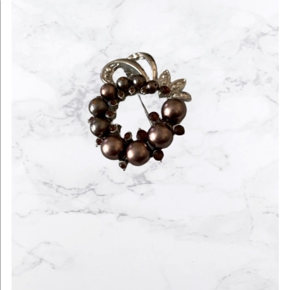 Vintage brooch with bronze pearls on silver tone background m - Picture 2 of 4